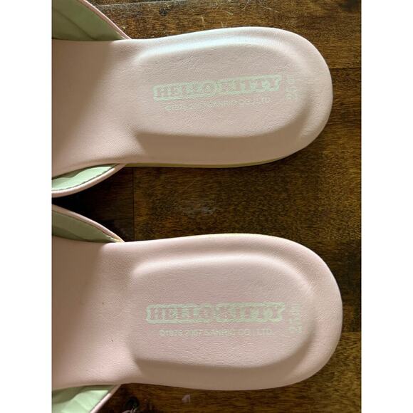 Rare Hello Kitty Pink Leather Strawberry Sandals women’s size 9 - Picture 4 of 5
